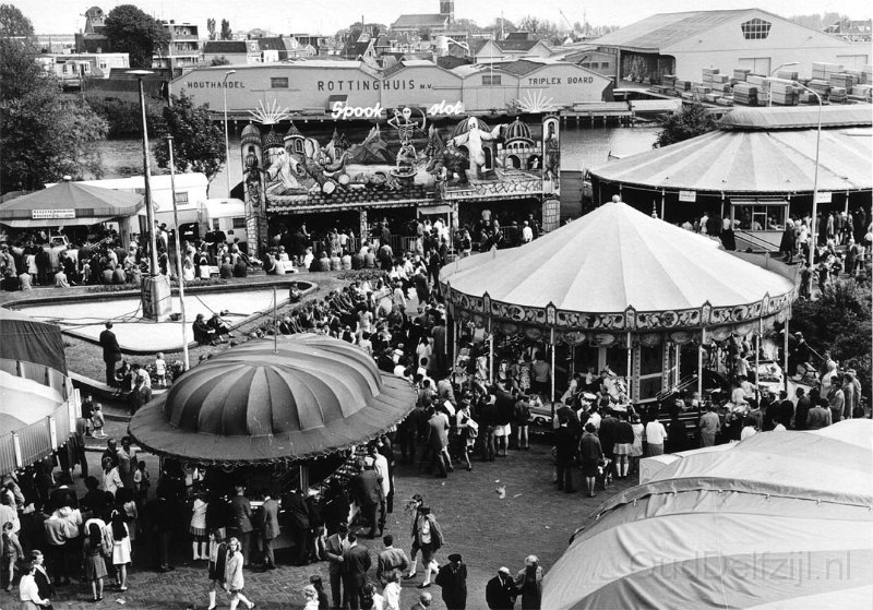 Kermis Buiskoolplein 1.jpg